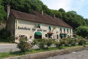 Гостиница Logis Hostellerie des Monts Jura  Пансьер